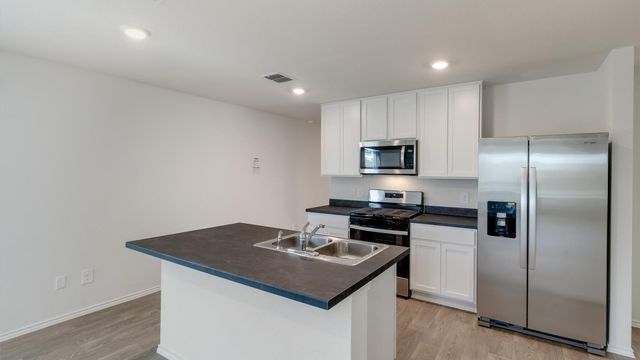 134 Schuenemann WAY, Uhland, TX 78640