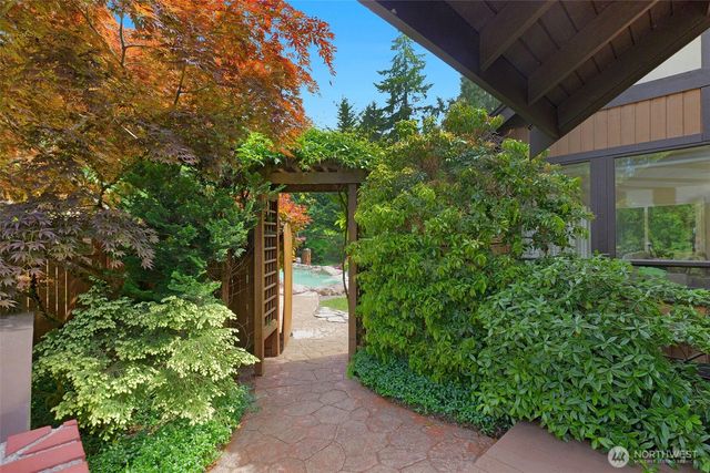 5204 178th Avenue E, Lake Tapps, WA 98391
