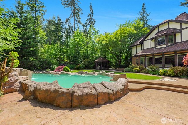 5204 178th Avenue E, Lake Tapps, WA 98391