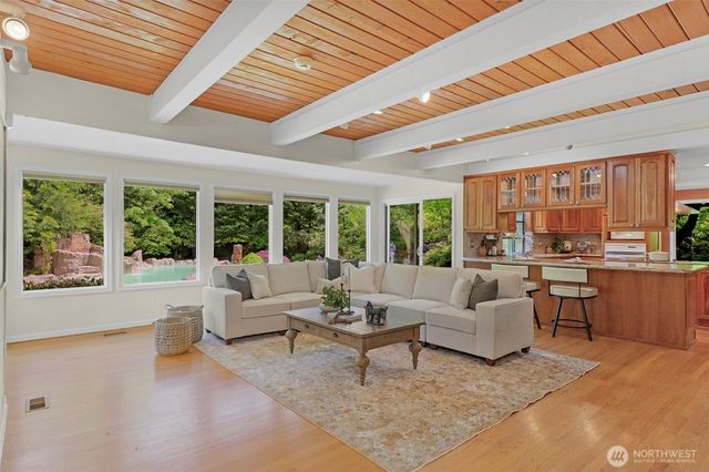 5204 178th Avenue E, Lake Tapps, WA 98391