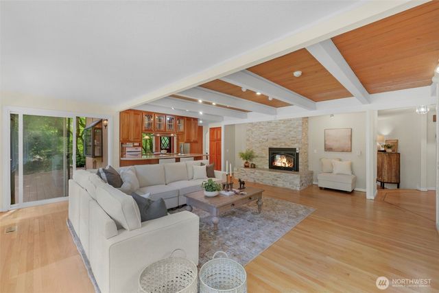 5204 178th Avenue E, Lake Tapps, WA 98391