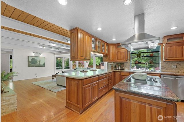 5204 178th Avenue E, Lake Tapps, WA 98391