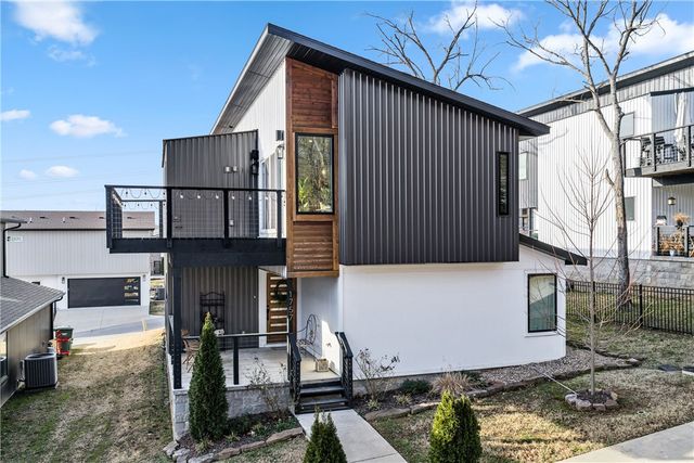 1757 E Paddock Road, Fayetteville, AR 72701