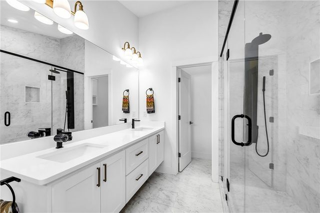 1757 E Paddock Road, Fayetteville, AR 72701