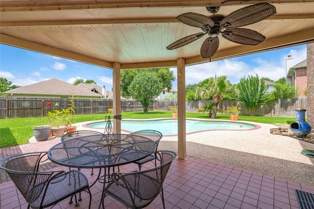 1707 Pensacola Lane, Friendswood, TX 77546