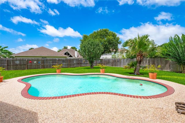 1707 Pensacola Lane, Friendswood, TX 77546