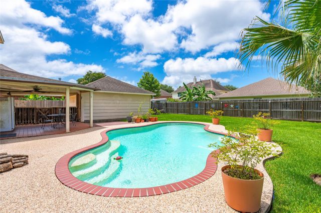 1707 Pensacola Lane, Friendswood, TX 77546