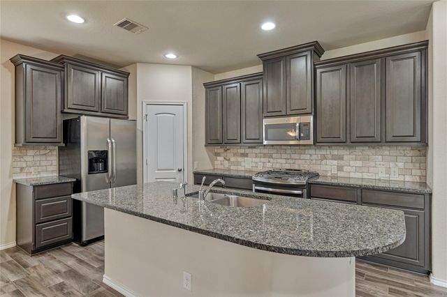 122 Grinnell Trail, Montgomery, TX 77316