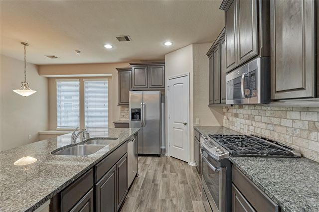 122 Grinnell Trail, Montgomery, TX 77316