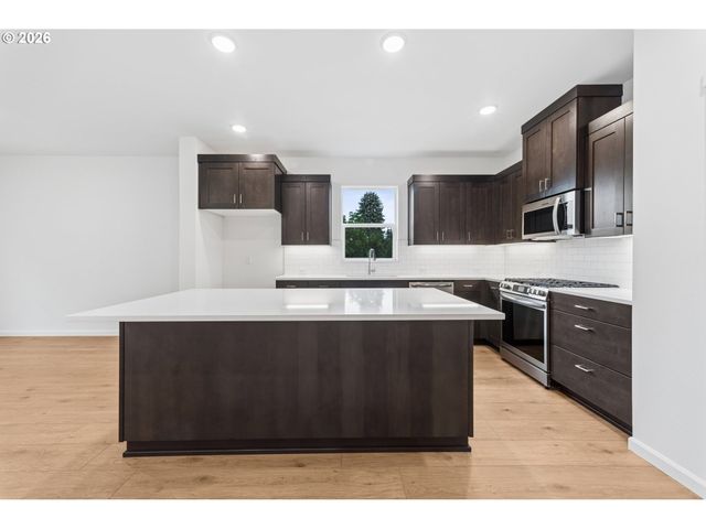 52356 Sw Betty Way, Scappoose, OR 97056