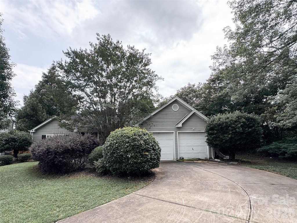 5029 Cello Court, Charlotte, NC 28215