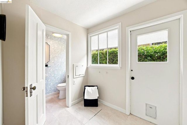 201 Beverly Ave, San Leandro, CA 94577