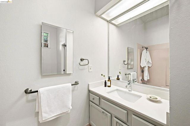 201 Beverly Ave, San Leandro, CA 94577
