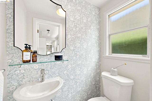 201 Beverly Ave, San Leandro, CA 94577