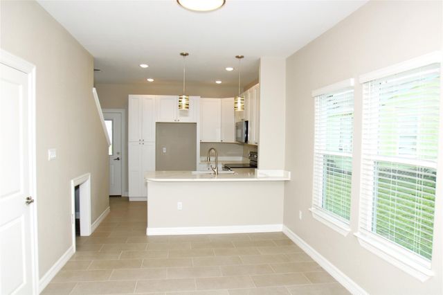 919 N Avenue C, Freeport, TX 77541