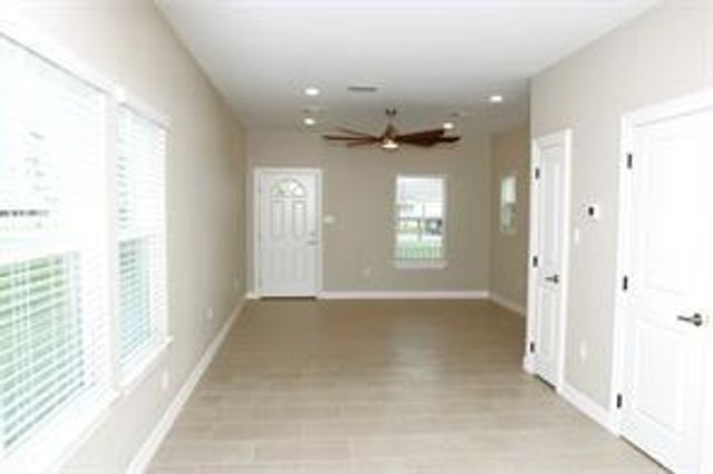 919 N Avenue C, Freeport, TX 77541