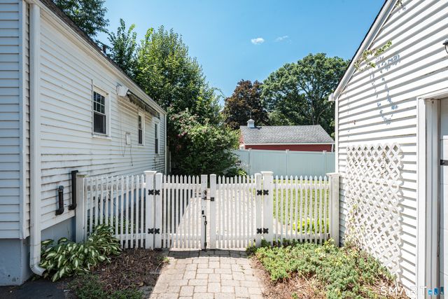 87 Spring Street, Windsor Locks, CT 06096