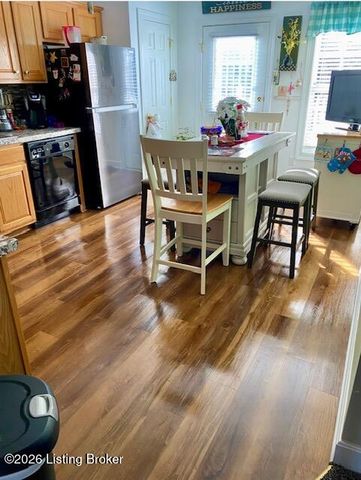 8507 Applegate Village Dr, Louisville, KY 40219