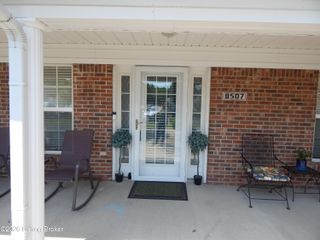 8507 Applegate Village Dr, Louisville, KY 40219