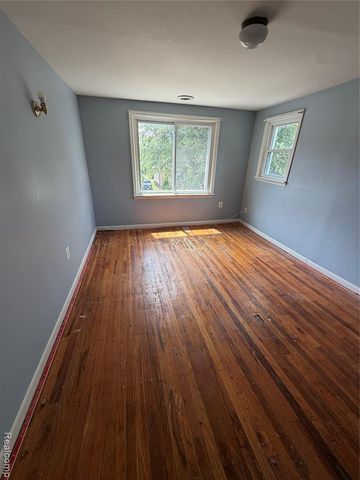 317 E Maplehurst Street, Ferndale, MI 48220