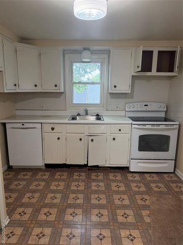 317 E Maplehurst Street, Ferndale, MI 48220