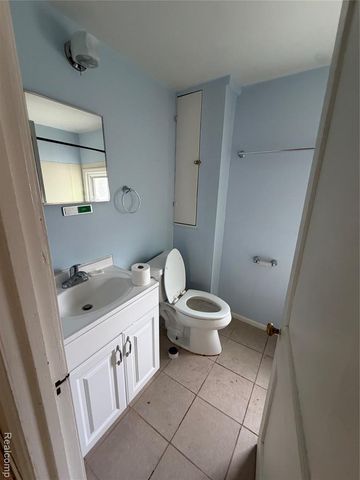 317 E Maplehurst Street, Ferndale, MI 48220
