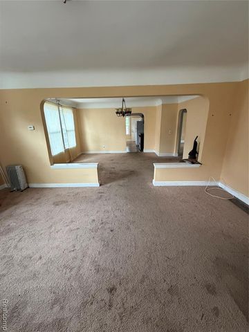 317 E Maplehurst Street, Ferndale, MI 48220