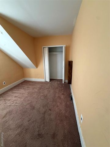 317 E Maplehurst Street, Ferndale, MI 48220