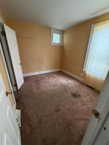 317 E Maplehurst Street, Ferndale, MI 48220