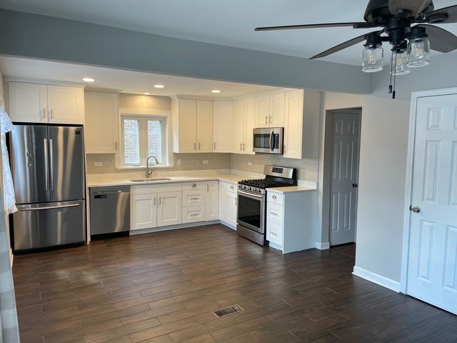 5711 S Menard Avenue, Chicago, IL 60638