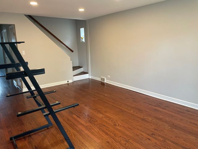 5711 S Menard Avenue, Chicago, IL 60638