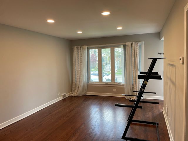 5711 S Menard Avenue, Chicago, IL 60638