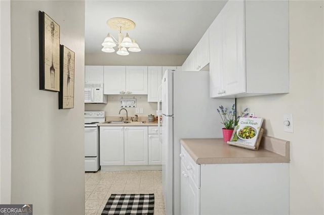 5375 Roswell Road B1, Sandy Springs, GA 30342