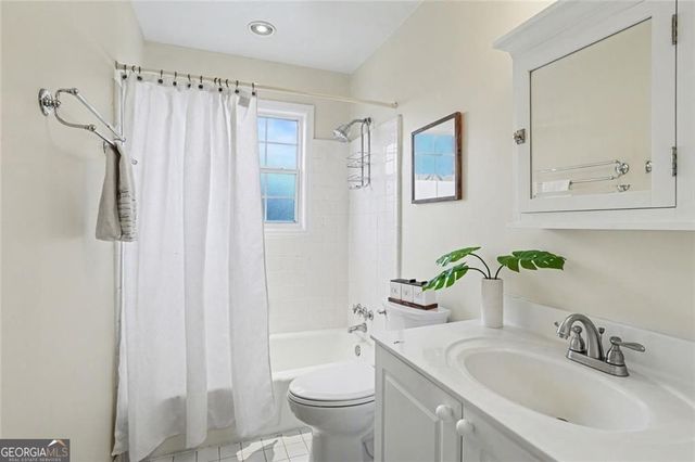 5375 Roswell Road B1, Sandy Springs, GA 30342
