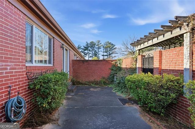 5375 Roswell Road B1, Sandy Springs, GA 30342