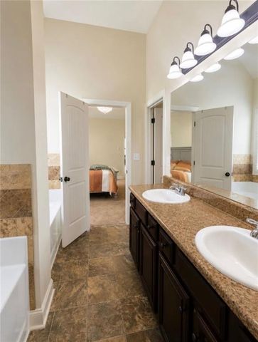 1246 FOXCREEK Drive, Mcdonough, GA 30252
