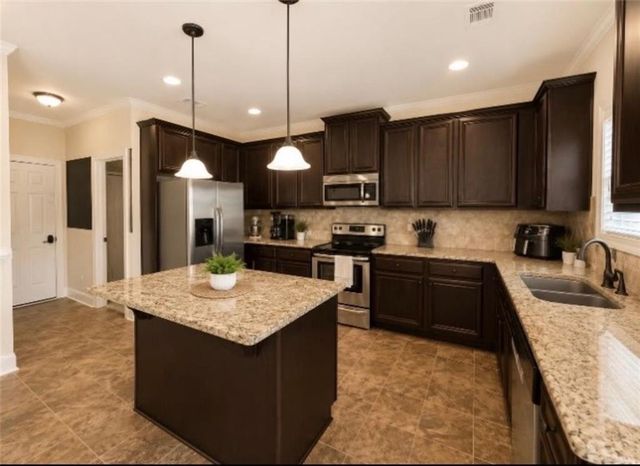1246 FOXCREEK Drive, Mcdonough, GA 30252