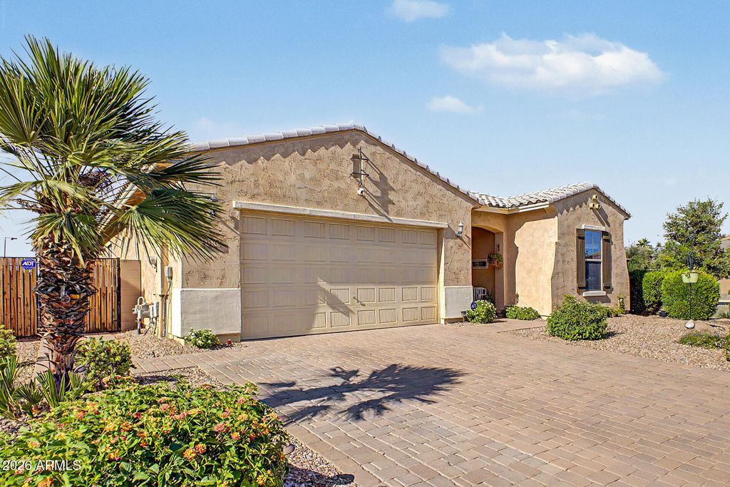 Image 2 of property listing at 3100 E MAHOGANY Place, Chandler, AZ 85249