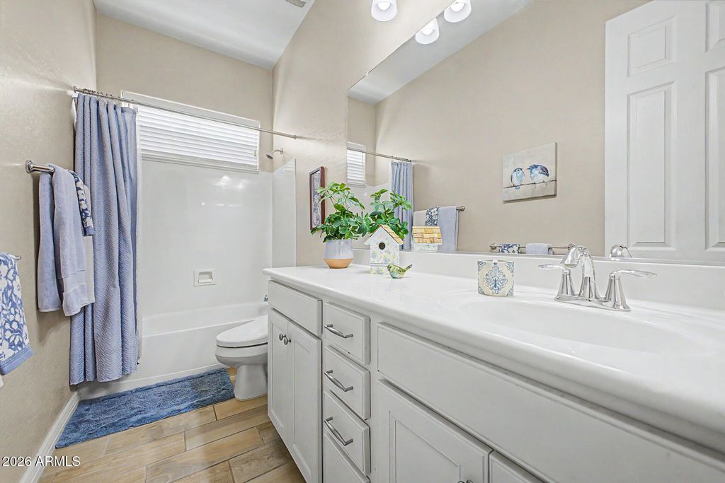 Image 23 of property listing at 3100 E MAHOGANY Place, Chandler, AZ 85249