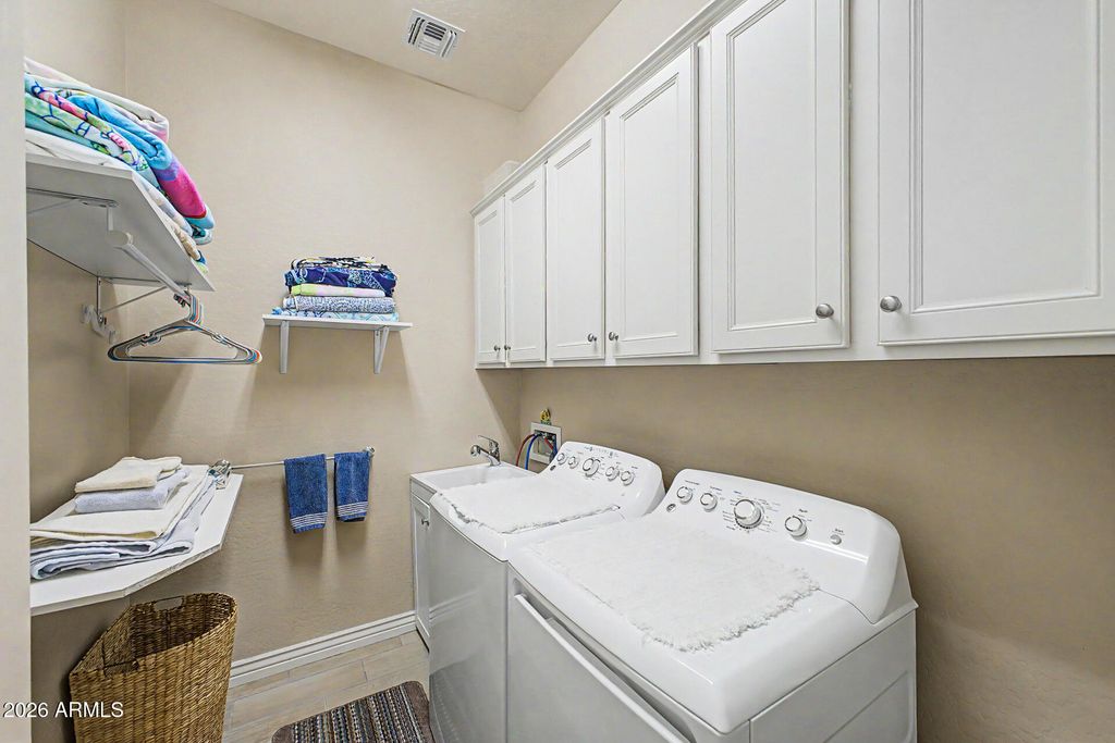 Image 25 of property listing at 3100 E MAHOGANY Place, Chandler, AZ 85249