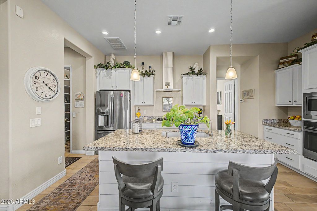 Image 9 of property listing at 3100 E MAHOGANY Place, Chandler, AZ 85249