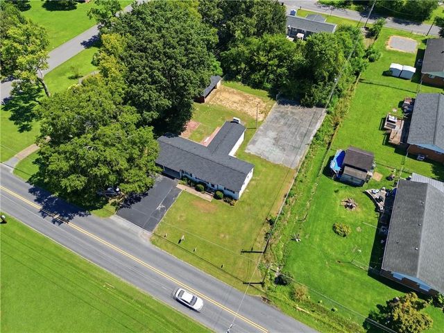 385 Cross Street, Rossville, GA 30741