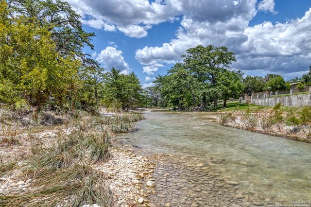 216 skipping stone, Concan, TX 78838