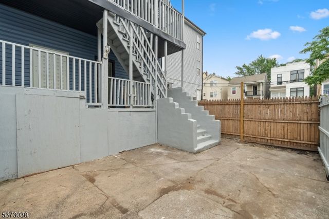 92 Mercer St, Paterson City, NJ 07524