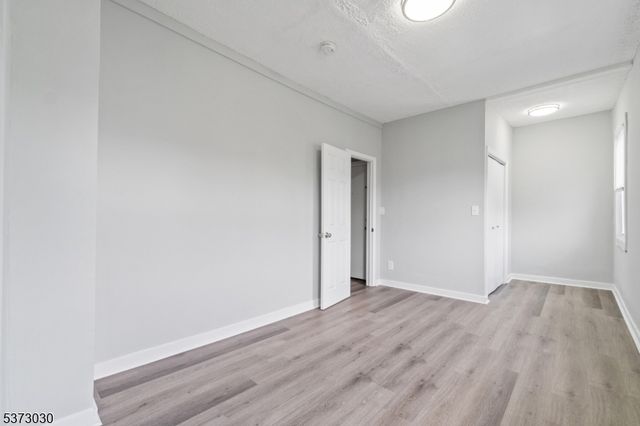 92 Mercer St, Paterson City, NJ 07524