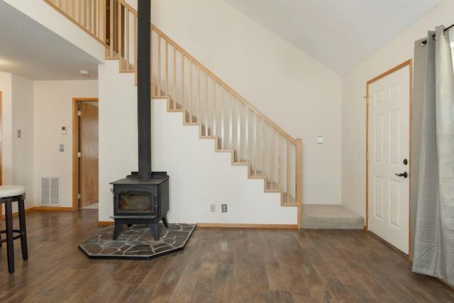 300 Colonial Drive, Grants Pass, OR 97526