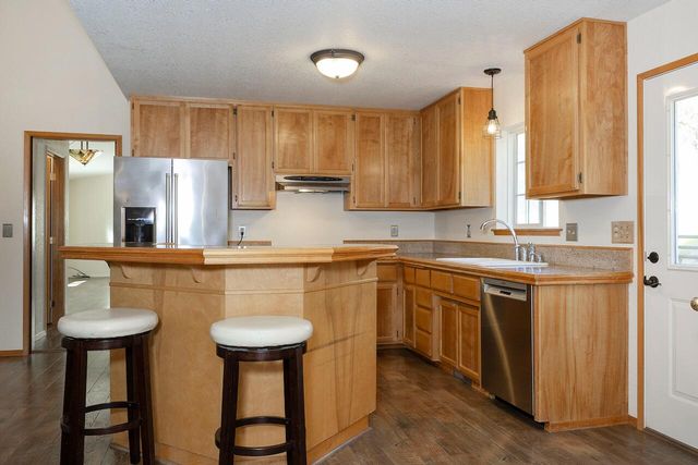 300 Colonial Drive, Grants Pass, OR 97526