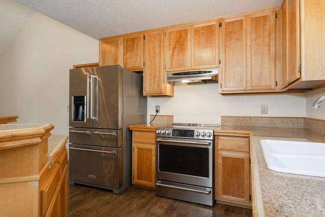 300 Colonial Drive, Grants Pass, OR 97526