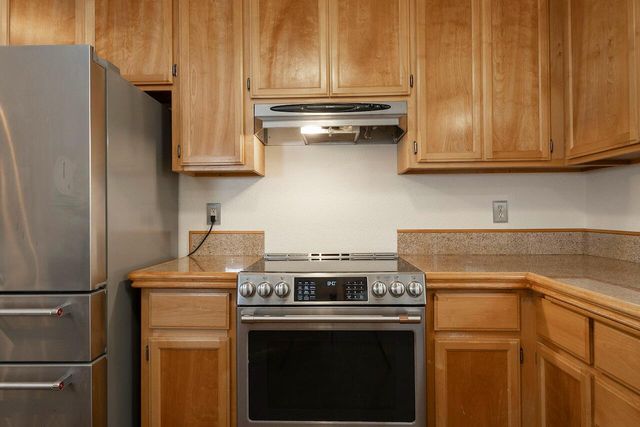 300 Colonial Drive, Grants Pass, OR 97526