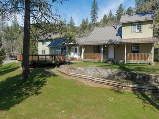 300 Colonial Drive, Grants Pass, OR 97526